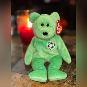 ⚽️ Ty Beanie Baby “Kicks” the Soccer Bear 1998 • With Tag + Display Case